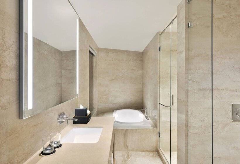 Президентский Люкс, Courtyard By Marriott Nashik