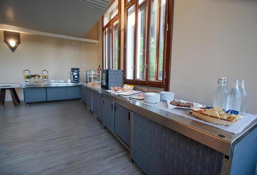 4인용 스탠다드 룸, Pràcatinat Hotel & Restaurant