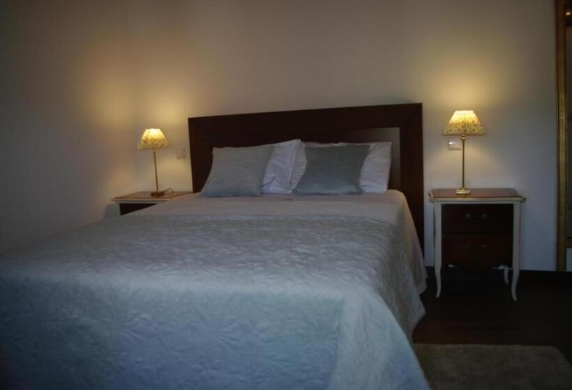 Номер Deluxe, Puial De L Douro