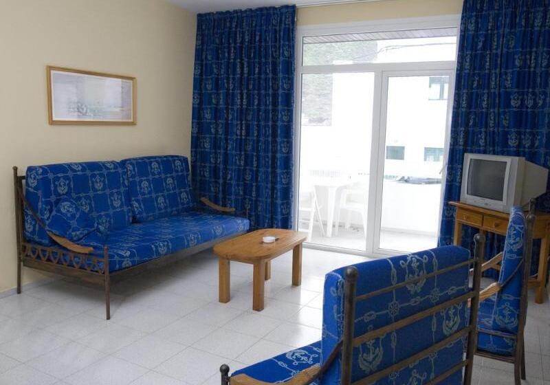 דירת חדר, Apartamentos Boomerang I
