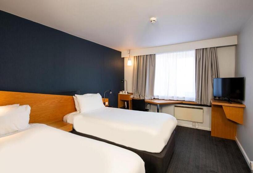 Номер Стандарт, Holiday Inn Express Gloucester   South, An Ihg