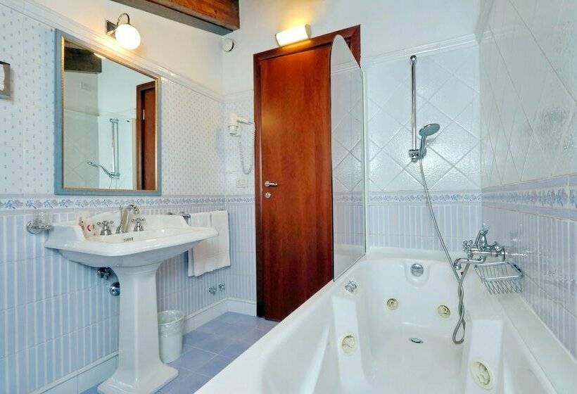 Habitación Estándar, Camelia