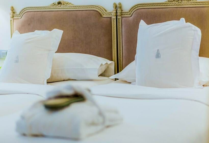 Junior Suite, Meninas  Boutique Opera