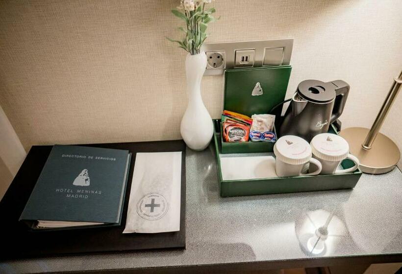 Habitación Triple Estándar, Meninas  Boutique Opera