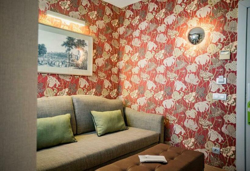 Habitación Triple Estándar, Meninas  Boutique Opera