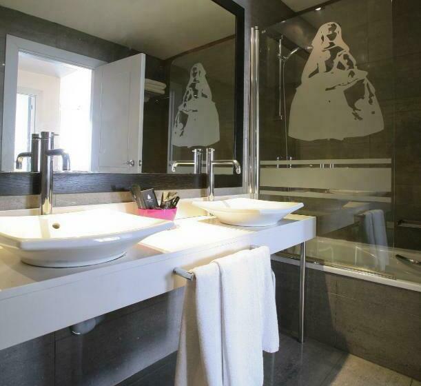 Junior Suite, Meninas  Boutique Opera