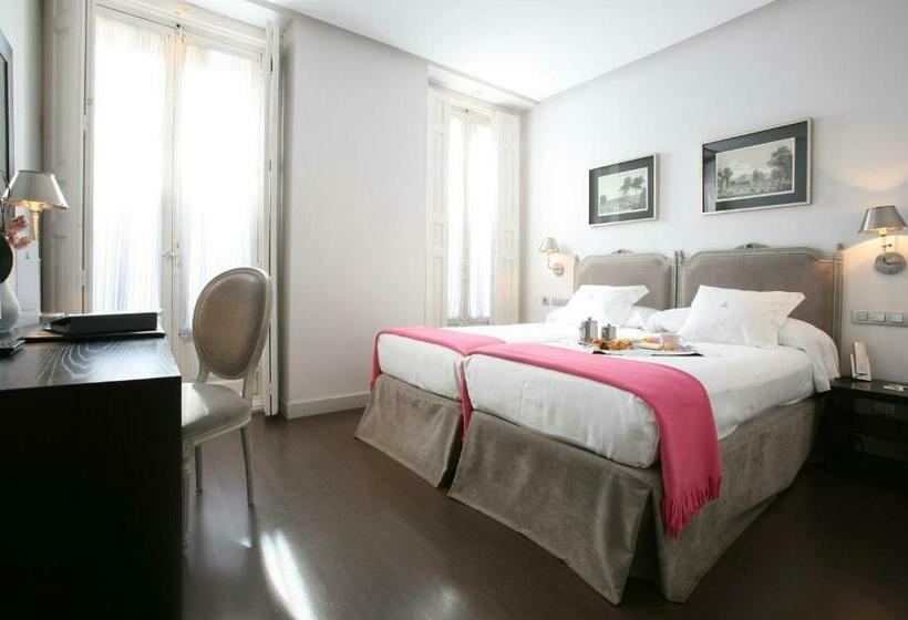 Junior Suite, Meninas  Boutique Opera