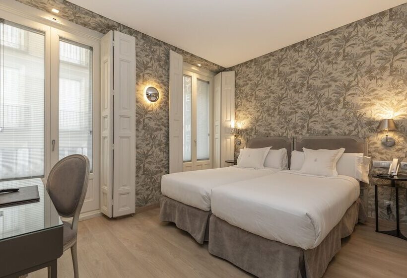 Junior Suite, Meninas  Boutique Opera