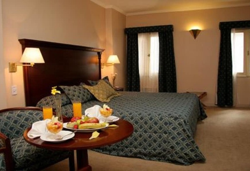 이그제큐티브 스튜디오, Provincial Plaza Hotel