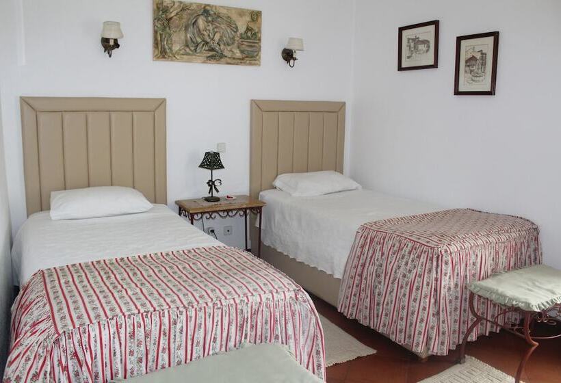 Номер Стандарт, Casa De S. Thiago Do Castelo