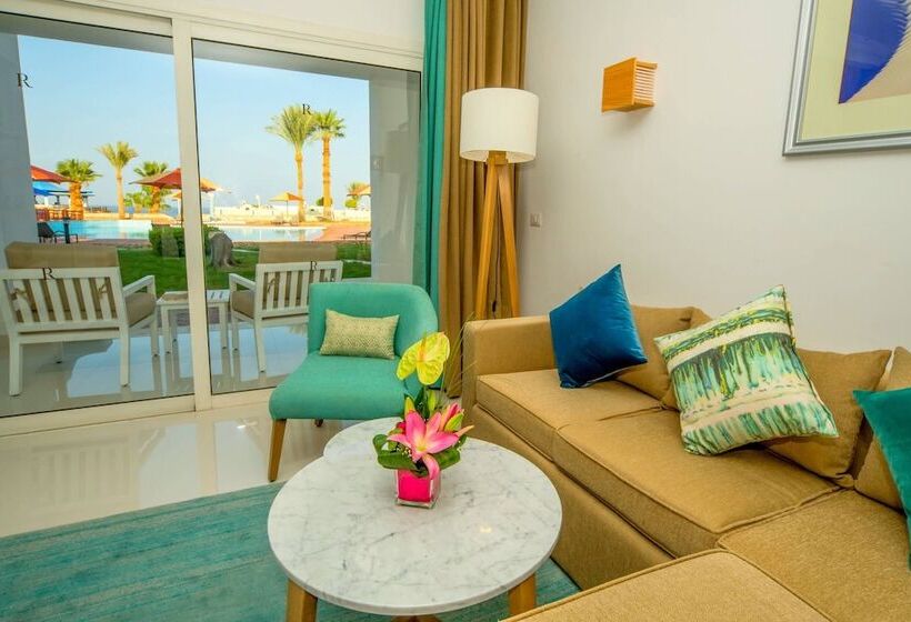 سوئیت پریمیوم با چشم‌انداز دریا, Renaissance Sharm El Sheikh Golden View Beach Resort