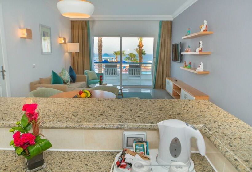 سوئیت پریمیوم با چشم‌انداز دریا, Renaissance Sharm El Sheikh Golden View Beach Resort
