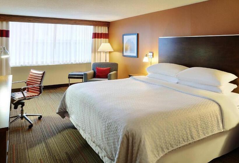 キングサイズベッドのスタンダードルーム, Four Points By Sheraton Halifax