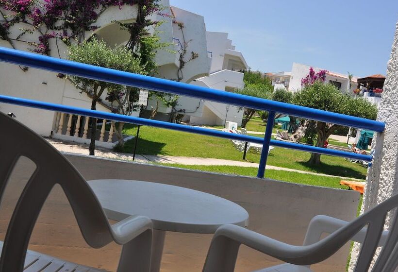 اتاق خانوادگی با تختخواب سفری, Cyprotel Faliraki