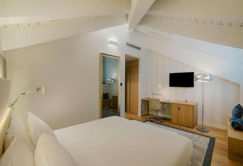Premium room with terrace, NH Collection Torino Santo Stefano