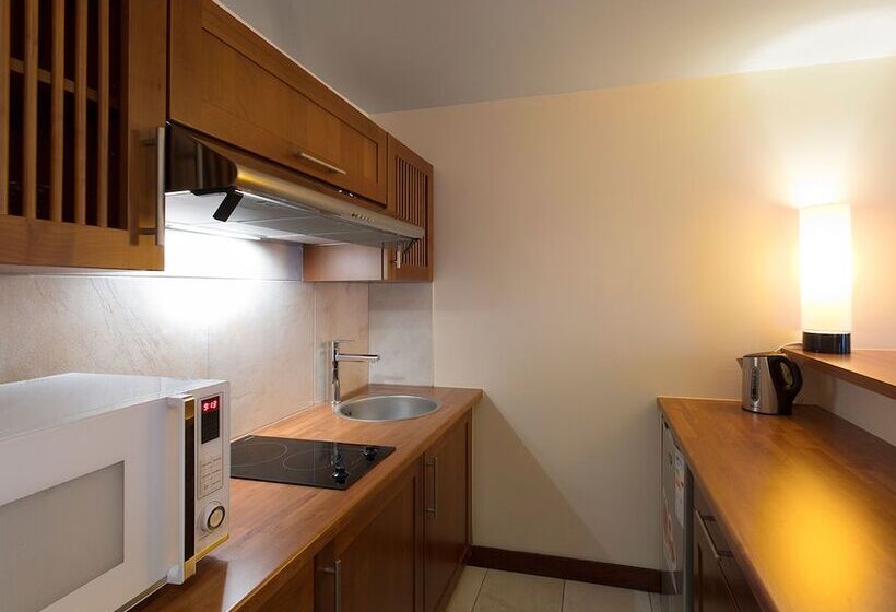 جناح جونيور, Ramada Hotel & Suites By Wyndham Noumea