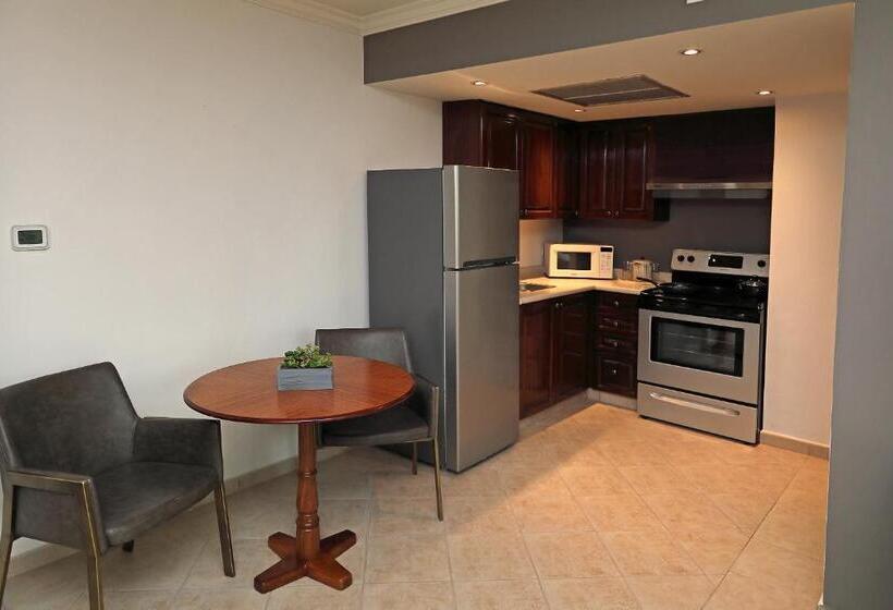 جناح سرير كينج, Crowne Plaza Panama, An Ihg
