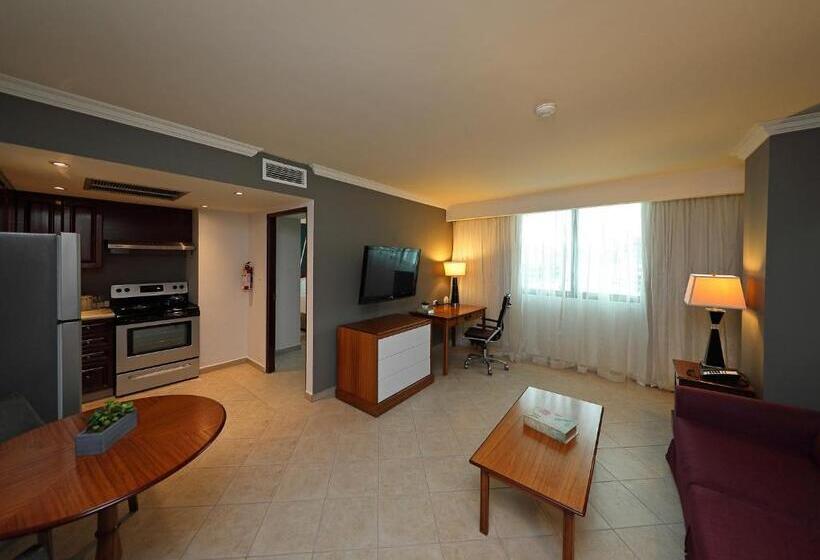 جناح سرير كينج, Crowne Plaza Panama, An Ihg