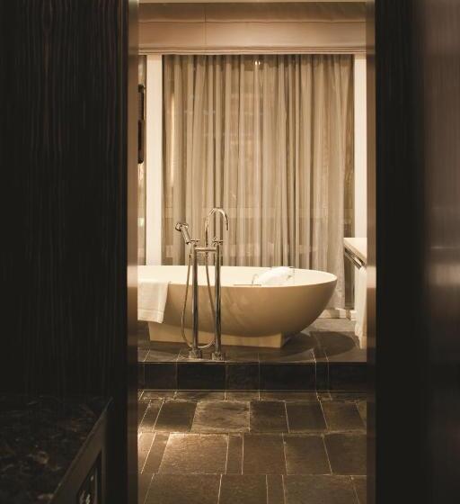 Люкс Повышенной Комфортности, Four Seasons Hotel Tokyo At Marunouchi