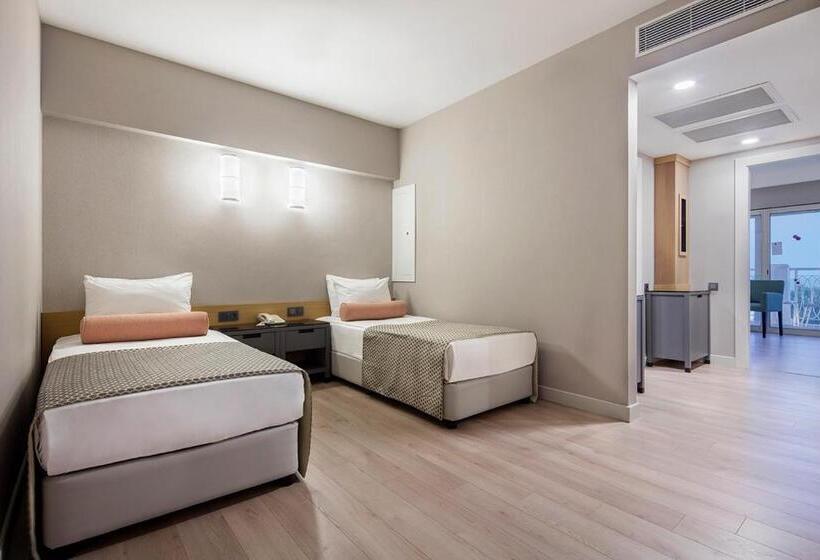 Семейный Номер Боковой Вид на Море, Trendy Aspendos Beach