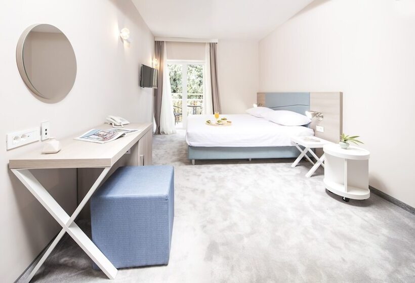 Номер Superior с Балконом, Aminess Port9 Hotel