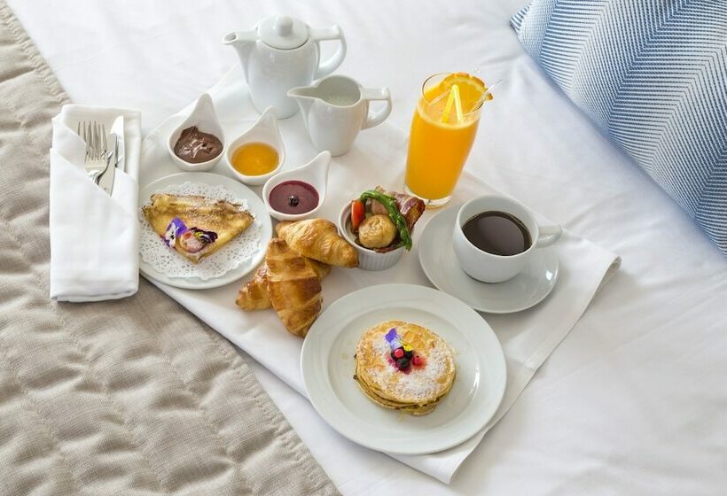 اتاق خانوادگی با چشم‌انداز جانبی دریا, Lordos Beach Hotel & Spa