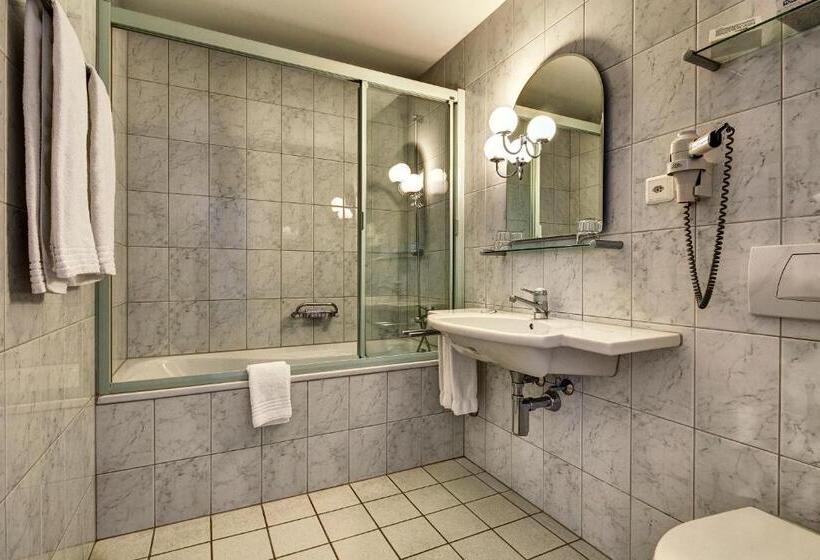 Номер Стандарт, Parkhotel Schwert