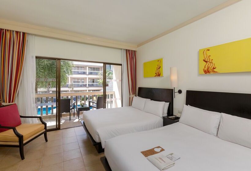 패밀리 룸 풀장 전망, Centara Kata Resort Phuket