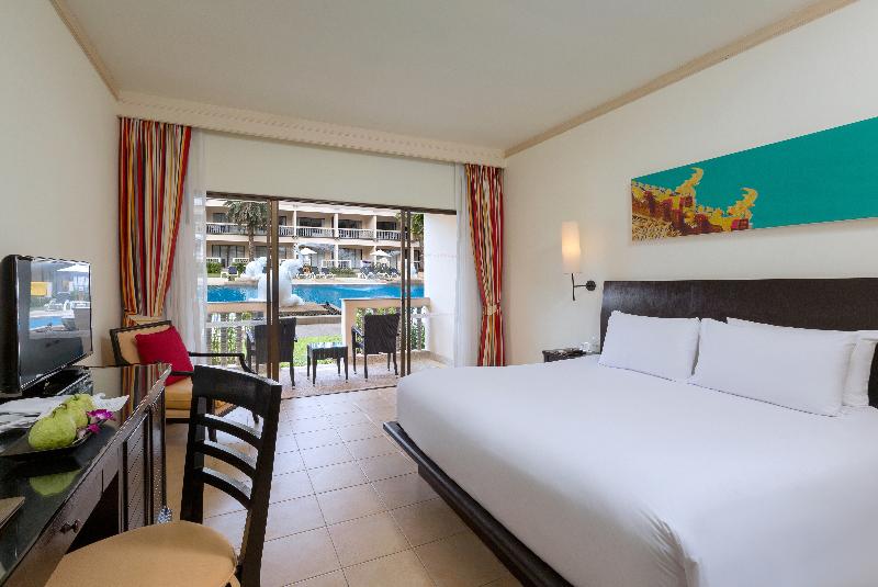 풀장 전망 디럭스 룸, Centara Kata Resort Phuket