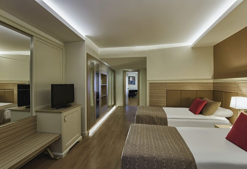 اتاق خانوادگی, Delphin Deluxe Resort