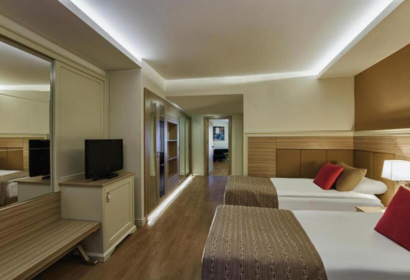 اتاق خانوادگی, Delphin Deluxe Resort