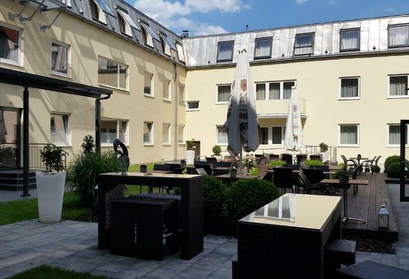 Номер Комфорт, Flemings Hotel München Schwabing