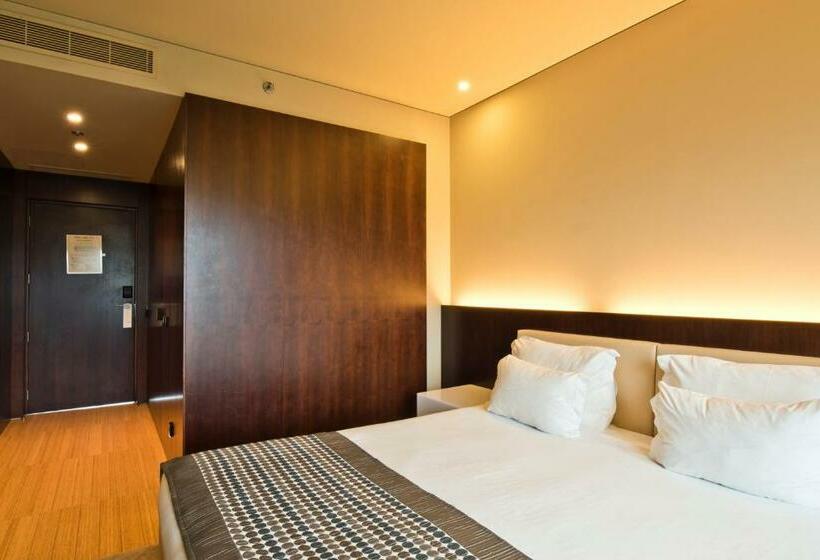 سوییت اجرایی, Golden Tulip Sao Joao Da Madeira