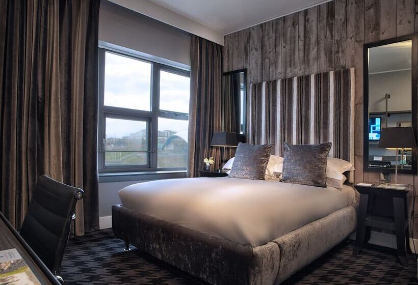 Номер Стандарт, Malmaison Newcastle