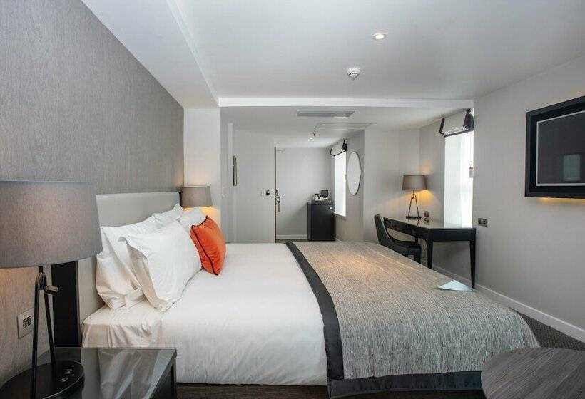 Номер Superior, Ten Hill Place
