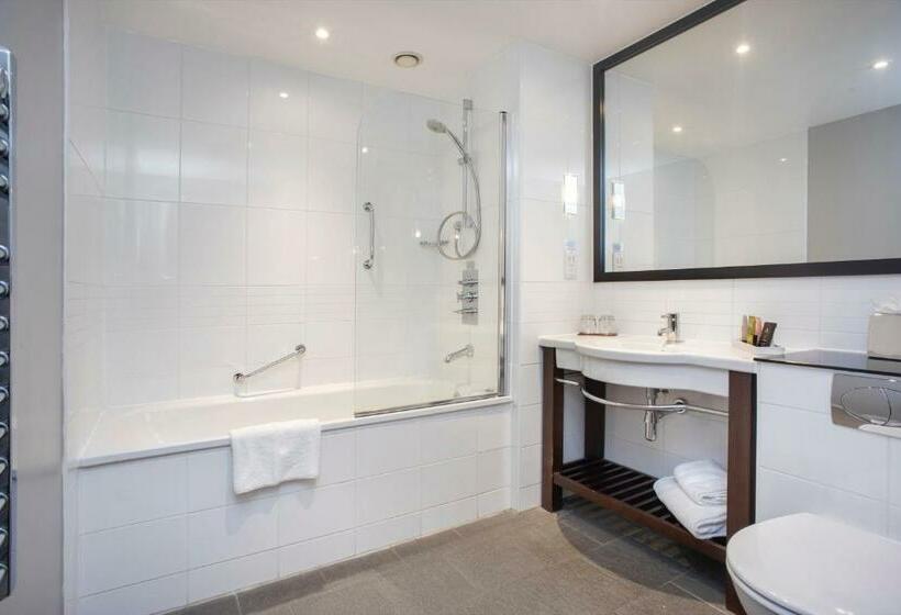 Номер Superior, Ten Hill Place