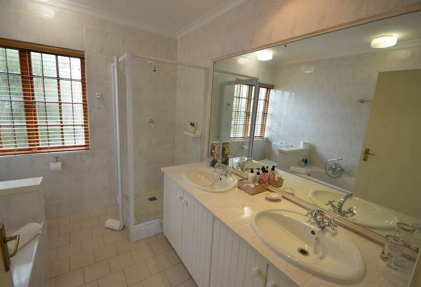 Люкс 2 Спальни, Bayside Lodge Garden Route B&b