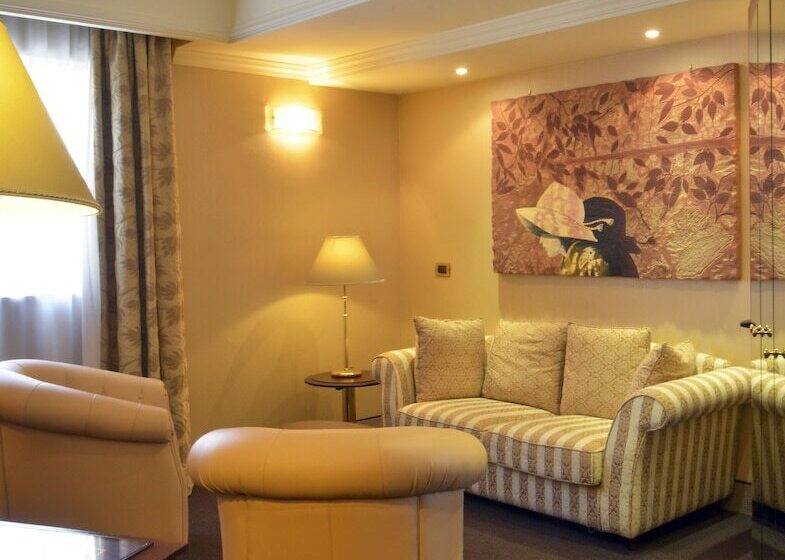 سوییت لوکس, Grand Hotel Olimpo