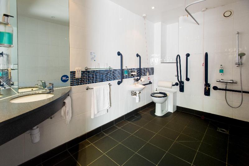 Номер Стандарт Адаптированный для Инвалидов, Holiday Inn Express Leeds City Centre   Armouries, An Ihg
