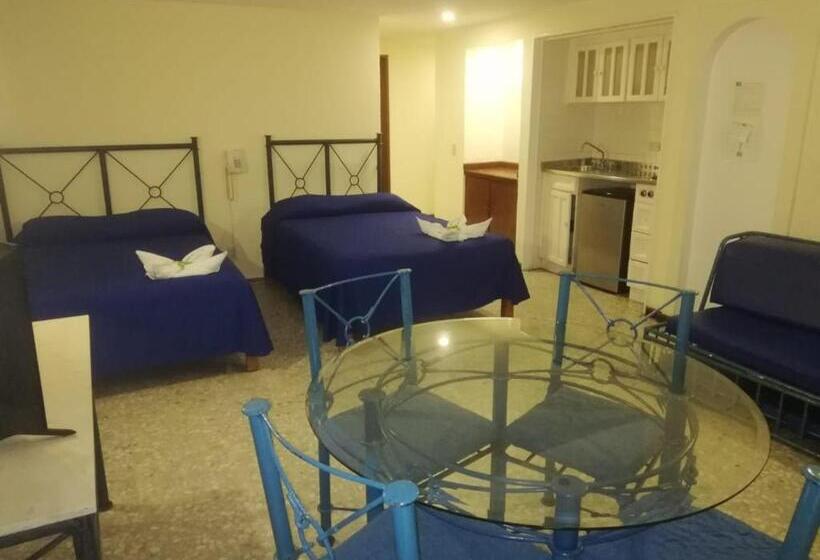 חדר משפחתי, Las Torres Gemelas Acapulco