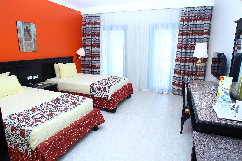 اتاق اساندارد با چشم‌انداز جانبی به دریا, Sunrise Garden Beach Resort