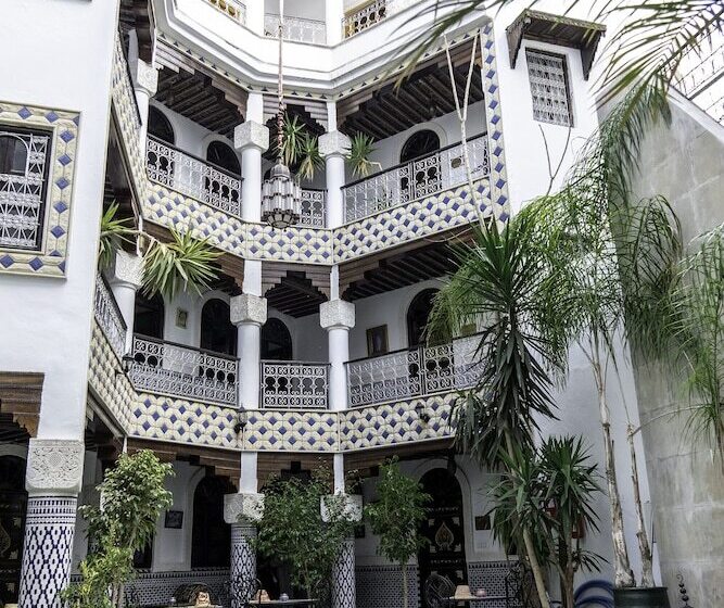 标准间, Riad El Yacout