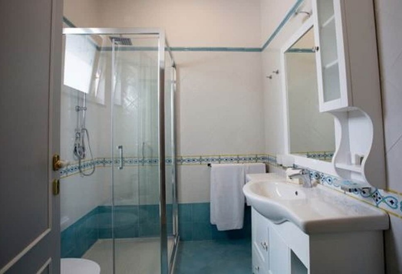 Номер Стандарт, Tritone Lipari