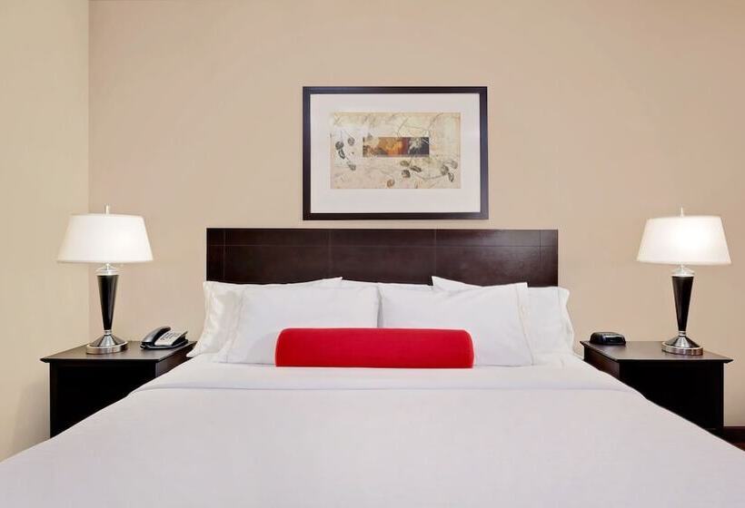 キングサイズベッドのデラックスルーム, Ramada By Wyndham Camrose