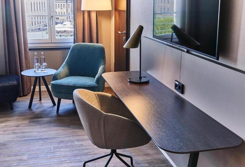 Номер Deluxe, Steigenberger Hotel De Saxe
