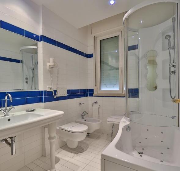 Трехместный Номер Deluxe с Видом, Globus, Sure Hotel Collection By Best Western