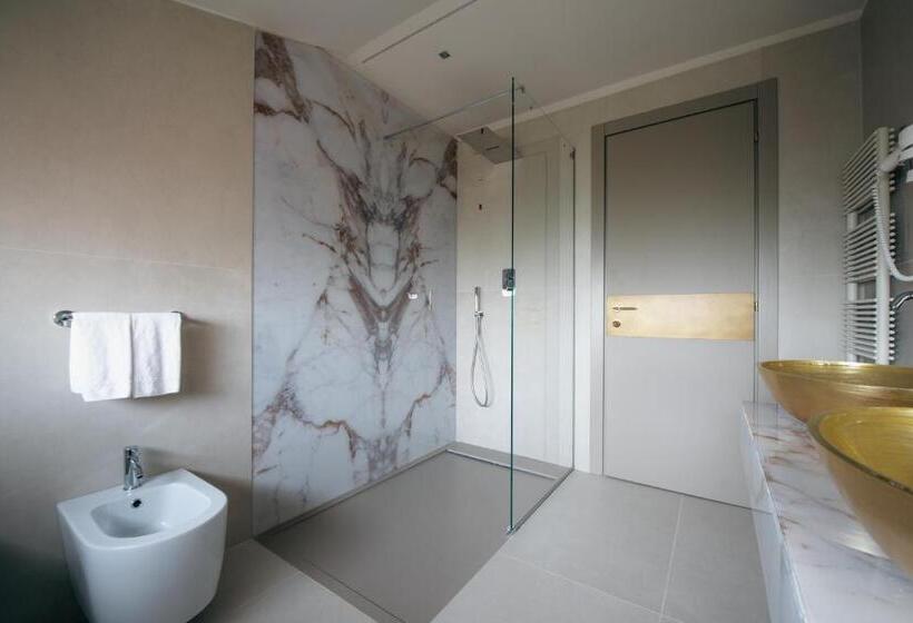 Люкс Кровать Квин, Globus, Sure Hotel Collection By Best Western