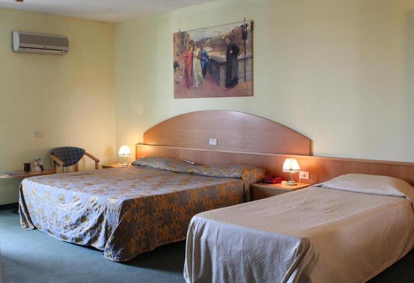 Четырехместный Номер Стандарт, Ascot Lodging