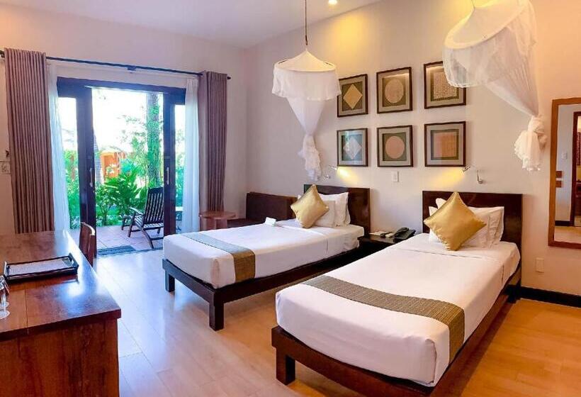 تختخواب در اتاق مشترک, Bamboo Village Beach Resort & Spa