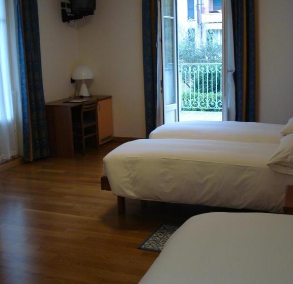 Номер Стандарт Трехместный, Lario
